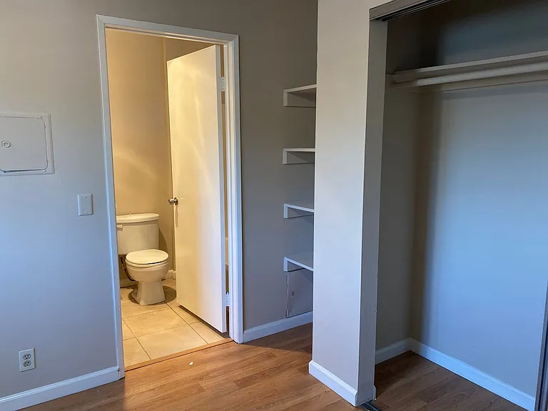 405 W Alameda Ave #J — Photo 11