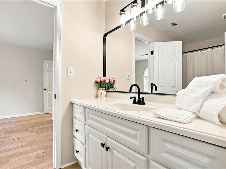 5527 Bridge Pointe Dr — Photo 32