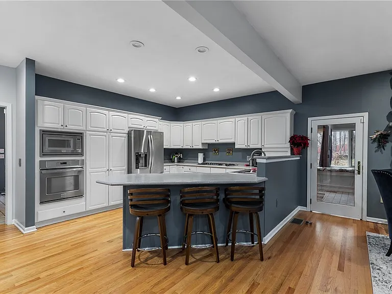 4892 Macgregor Ln — Photo 12