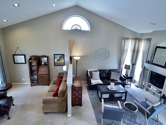 3rd image of 6 Birkdale Ct