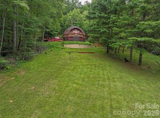 60 Persimmons Ln, Burnsville, NC 28714