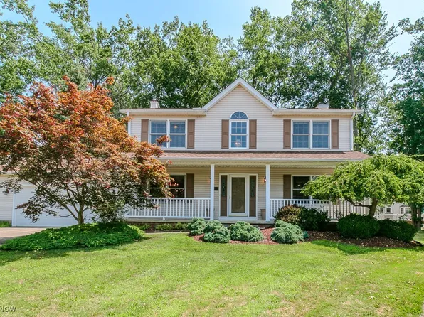 38188 Emsley Sq, Willoughby, OH 44094