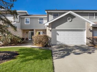 1026 Pinewood Dr, Downers Grove, IL 60516