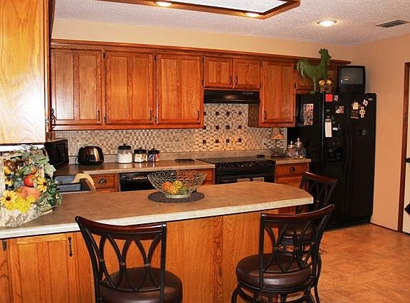 5th image of 1108 W University Dr