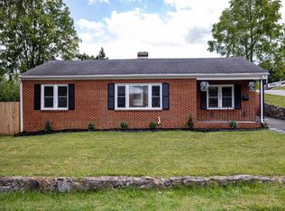 727 Cherry Hill Dr, Staunton, VA 24401