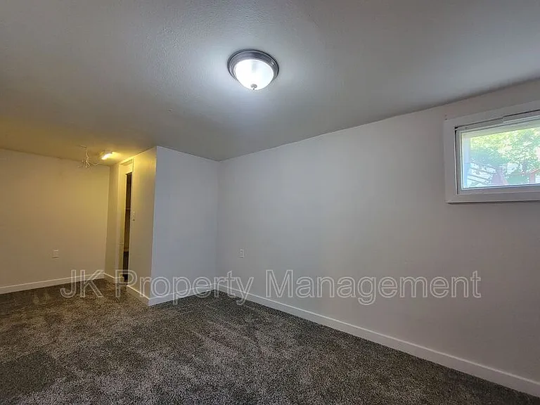 2027 Smelter Ave NE #6 — Photo 6