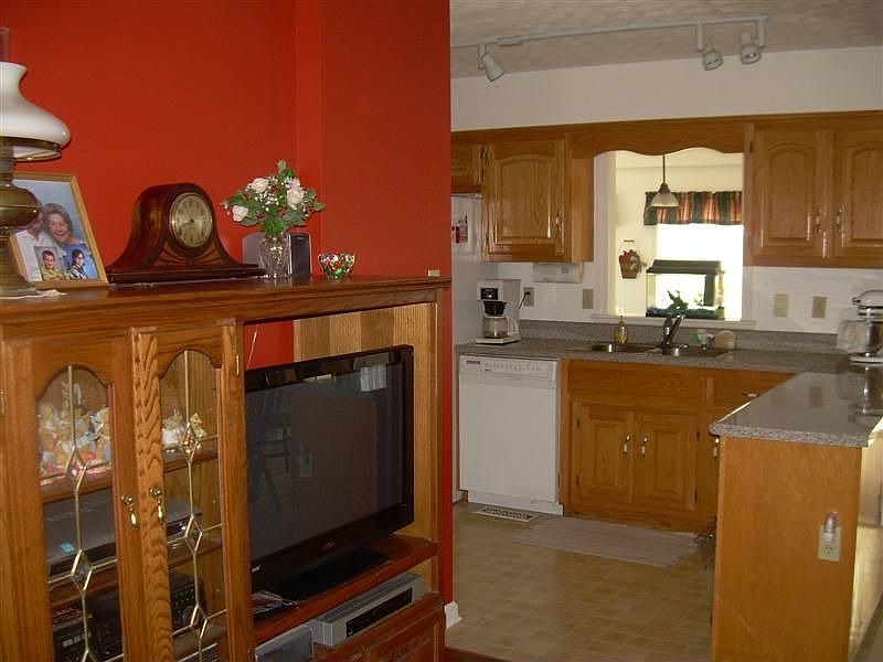 Family room to kitchen