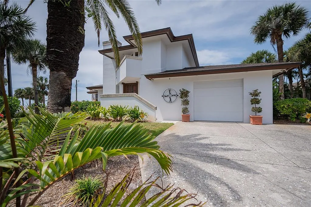 3 bed, 3.0 bath, 2489 sqft, $15,500 — Photo 3