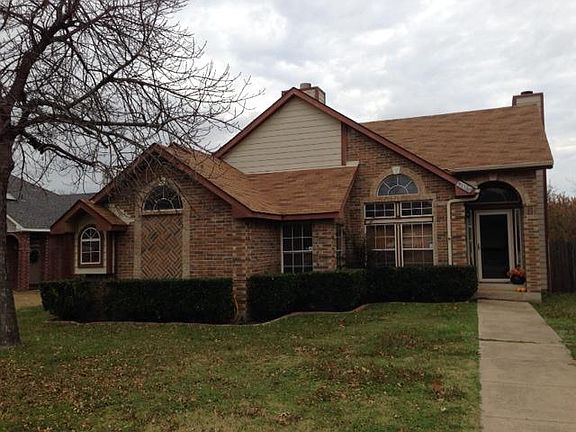 2nd image of 9118 Oak Hollow Dr