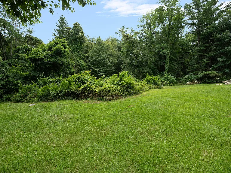 1515 South Rd — Photo 16