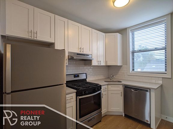 2nd image of 4537 N Leavitt St #3WW