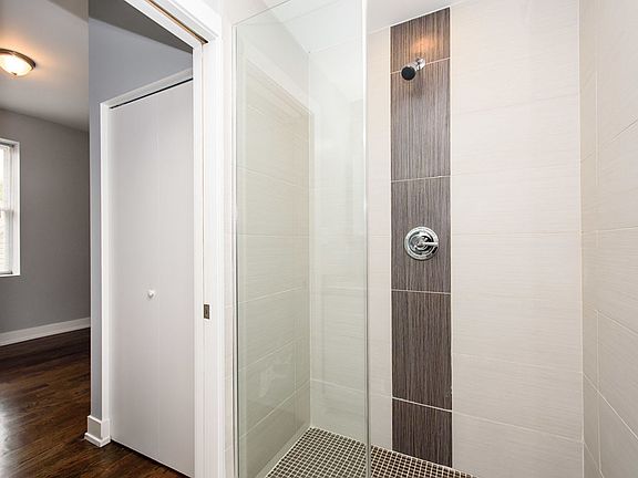 5th image of 2645 North Washtenaw #2F