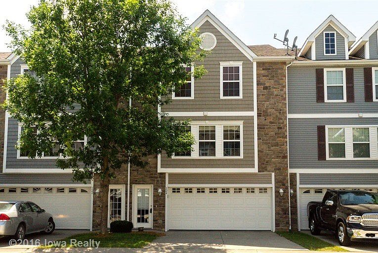 1st image of 324 NE Kingwood