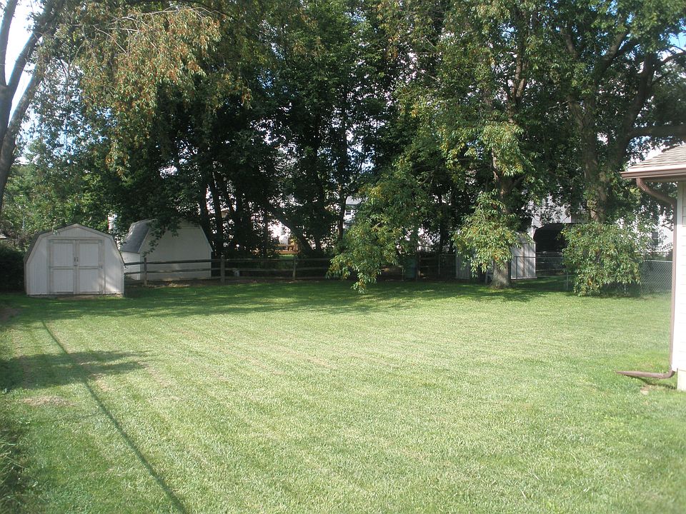 2nd image of 404 Creeping Brook Cir
