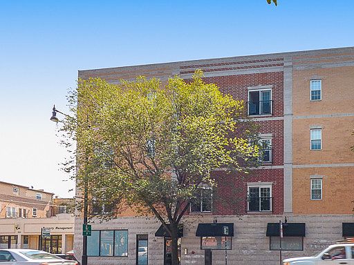 1st image of 3225 W Fullerton Ave APT 4NW