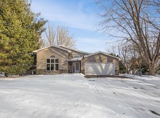 7162 Grangeview N, Centerville, MN 55038