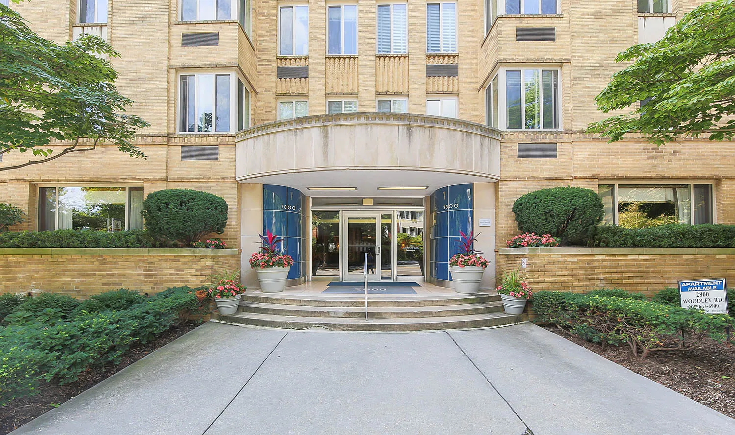 2800 Woodley Rd — Photo 1