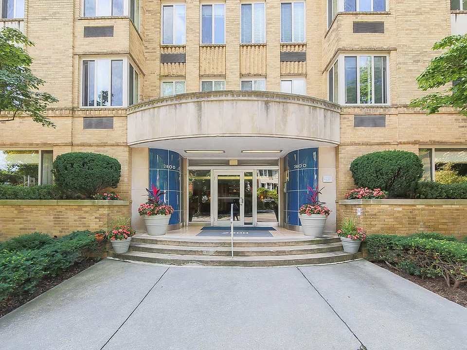 2800 Woodley Rd