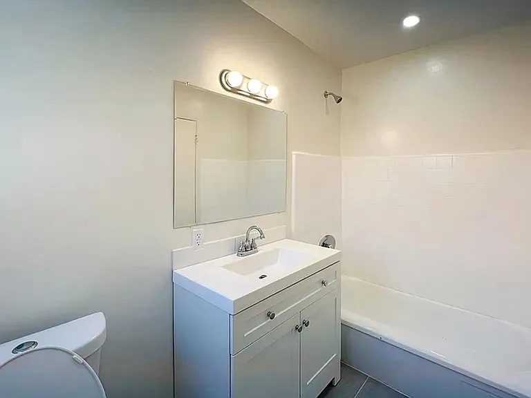 319 N Garfield Ave — Photo 11