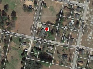 209 S Chestnut St, Walhalla, SC 29691