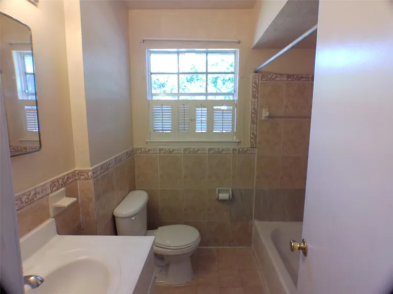 1301 Glenmore Dr — Photo 19