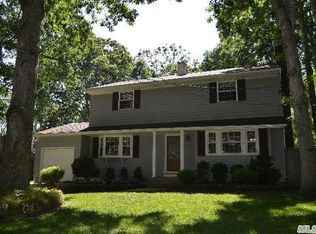 14 Bolin Rd, Coram, NY 11727