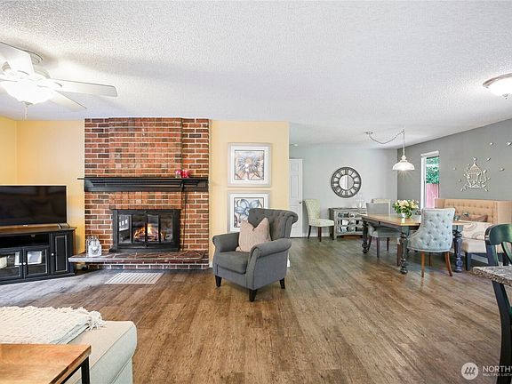 3rd image of 2995 SE Larksprings Lane