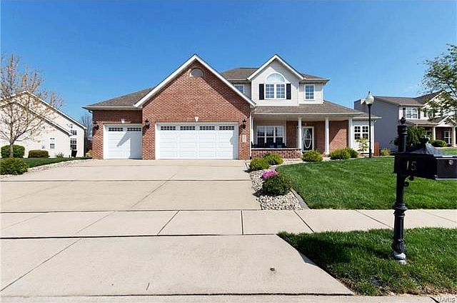 1st image of 15 Rose Ct