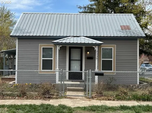 2339 East St, Baker City, OR 97814