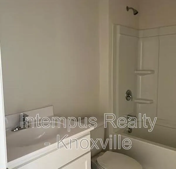 1311 Hampton Place Cir — Photo 21