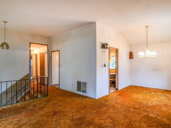 4th image of 65 Parnell Dr