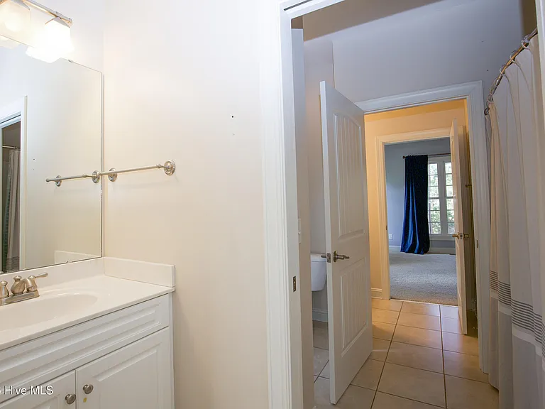 16 Montrose Ct — Photo 59