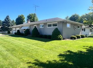 1145 Blakely St, Woodstock, IL 60098