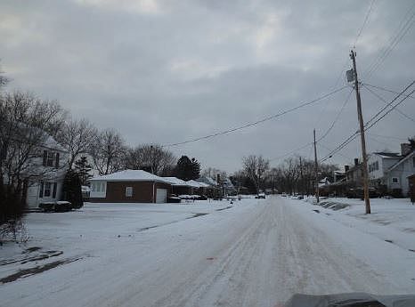 2nd image of 2001 36th St NW