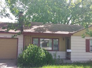 7537 Mission Rd, Prairie Village, KS 66208