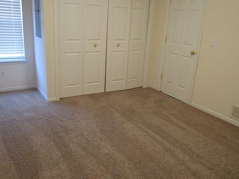 4402 - 4404 Jeana Court — Photo 17