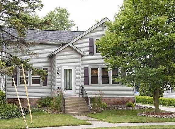 2nd image of 847 Center Ave