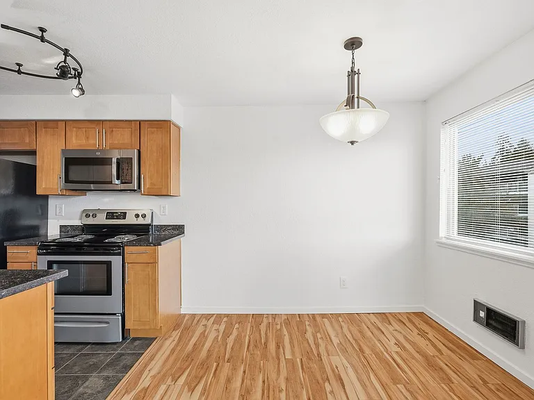Park Place Apartments — Photo 18