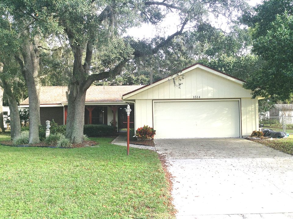 2BR/2BA/2-CAR GARAGE