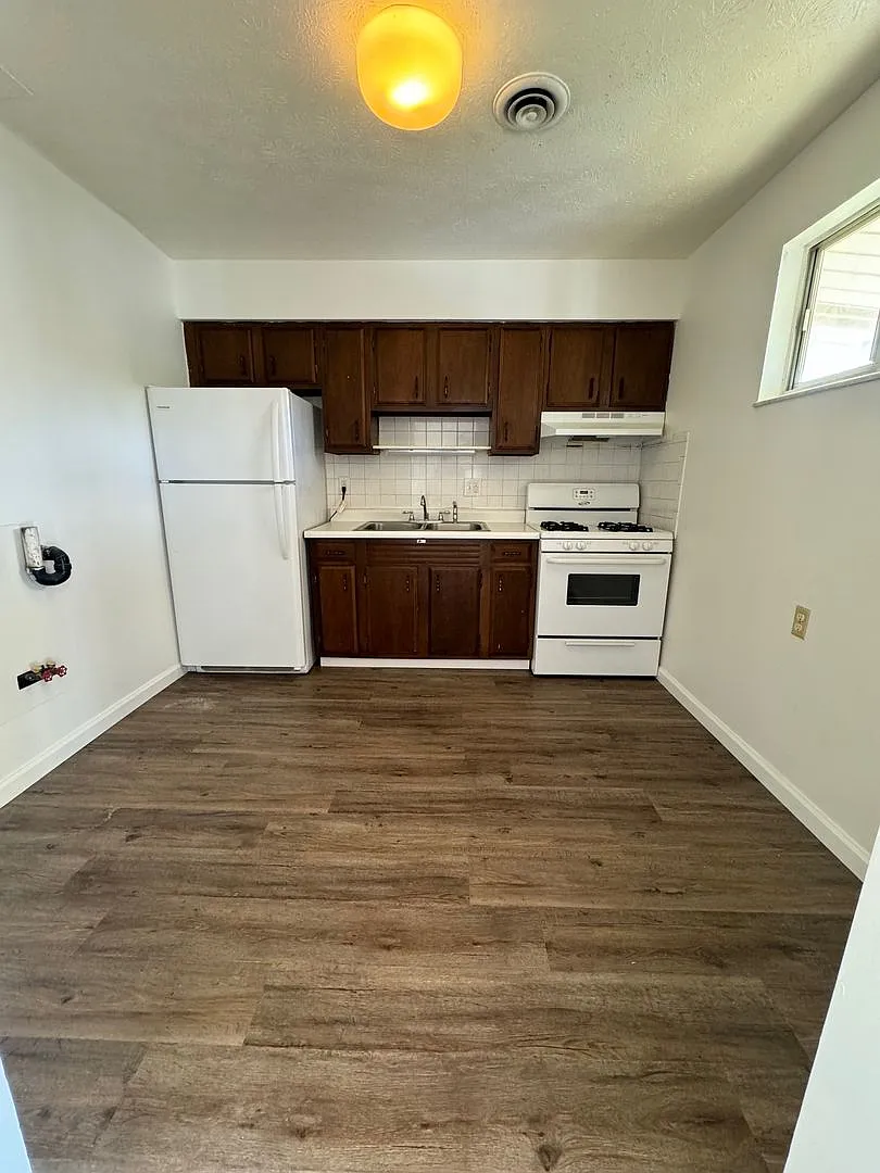 3505 Elm Street — Photo 3