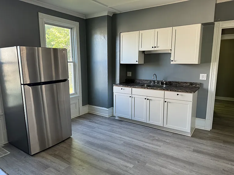 172 River St — Photo 2