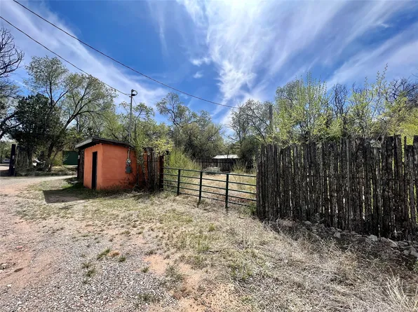 16 Jimenez Romero Rd, Santa Fe, NM 87506