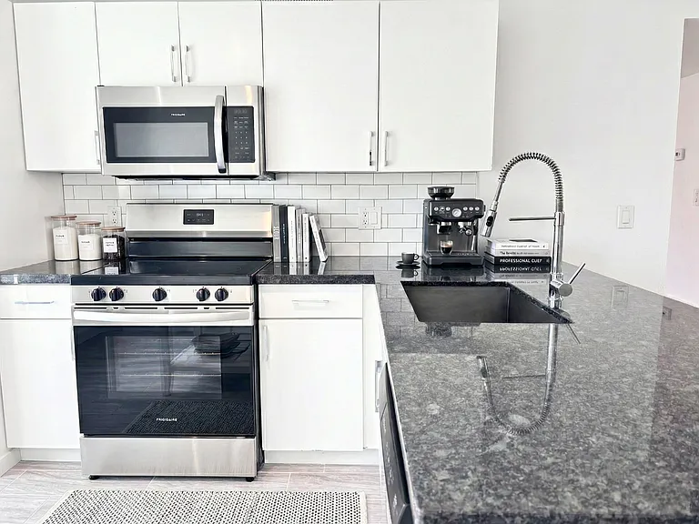 Fairmount Villas — Photo 13