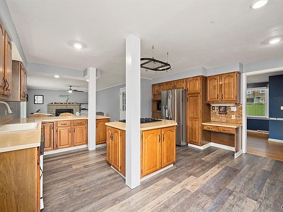 2nd image of 4607 Brookhill Dr S
