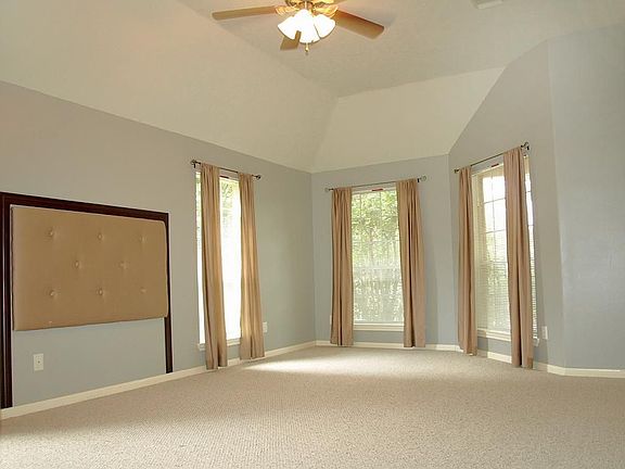 3rd image of 3902 Fordham Park Ct