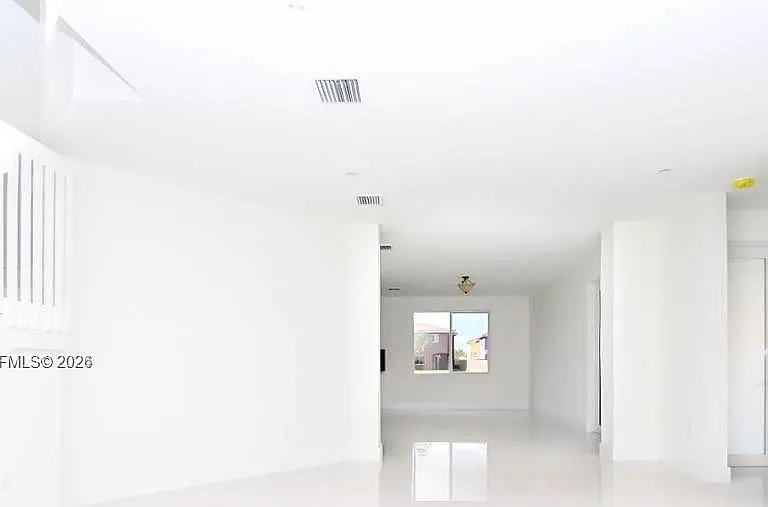 15639 SW 11th Ter — Photo 3