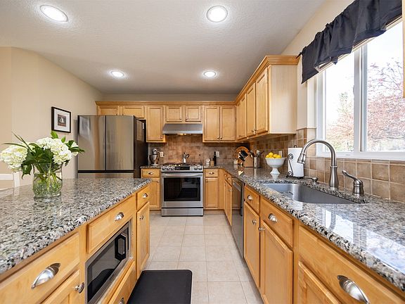 4th image of 9128 Cowden Dr