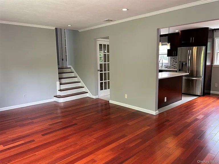 33 Ava Dr — Photo 3