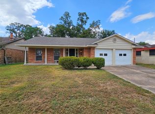 2710 Raspberry Ln, Pasadena, TX 77502