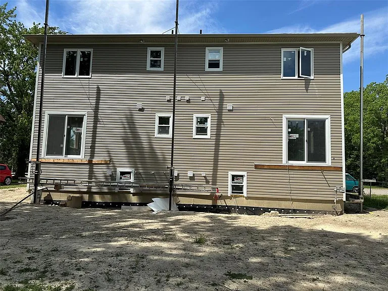 576 Front St #A — Photo 4